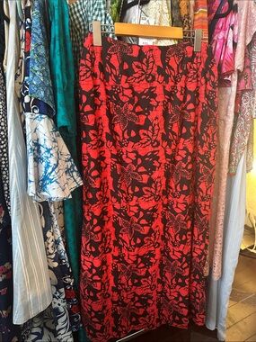 39” waist Beautiful cotton maxi 1970s hand batik skirt 29"